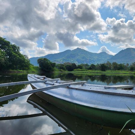 Samabe Lake Dambulla Luaran gambar
